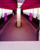 Bild: Konzeption von Gladvertising in einer virtuellen, ganz in violett gestalteten U-Bahn-Station. Foto: 3M 